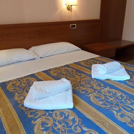 Alex City Inn III โรม ภายนอก รูปภาพ