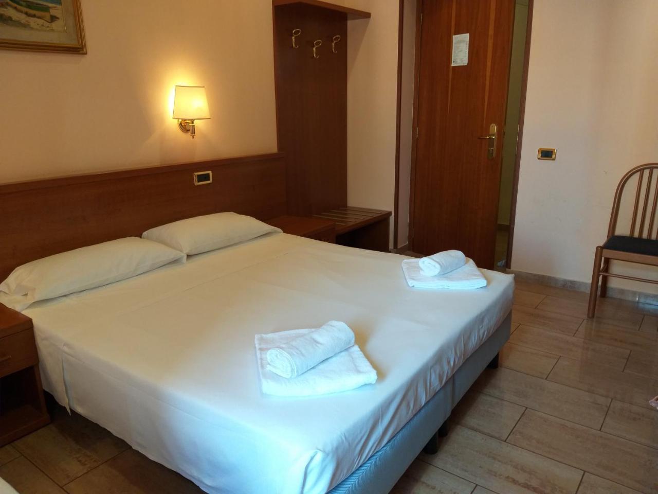 Alex City Inn III โรม ภายนอก รูปภาพ