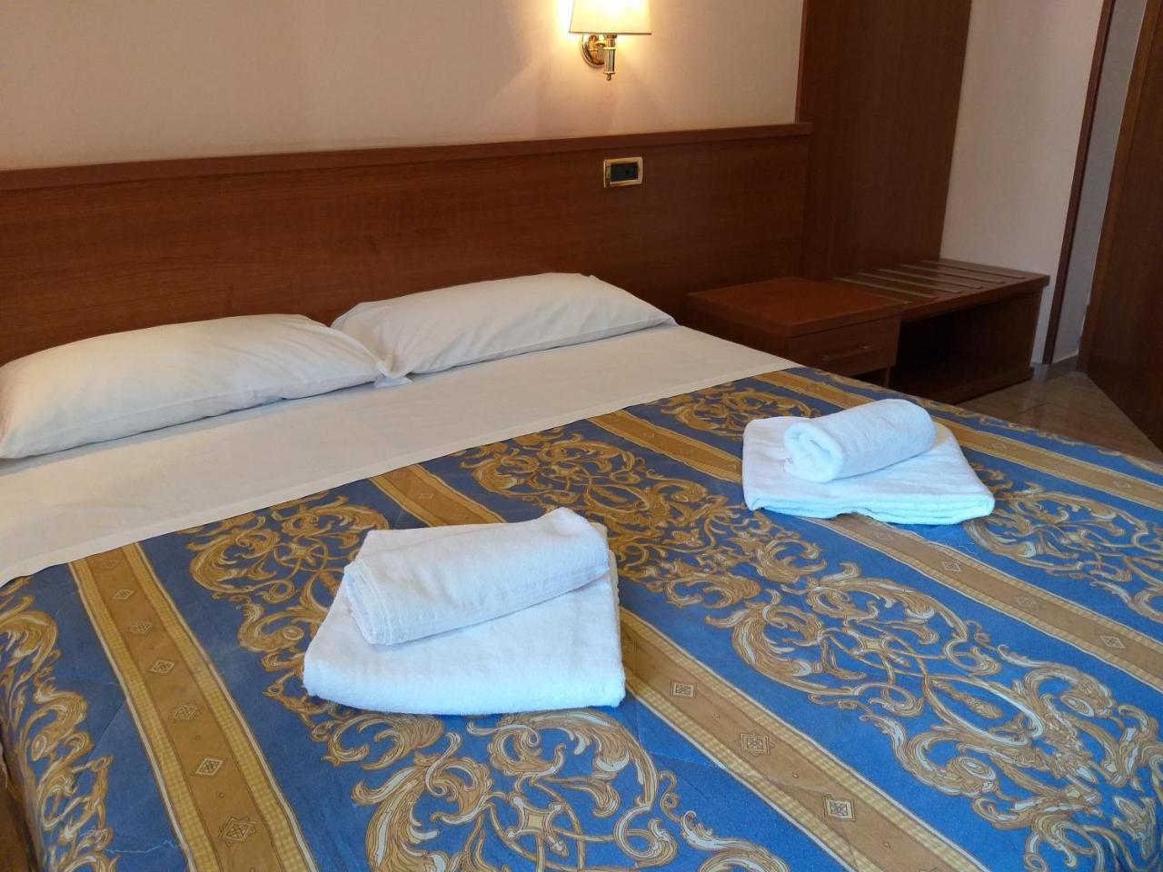 Alex City Inn III โรม ภายนอก รูปภาพ