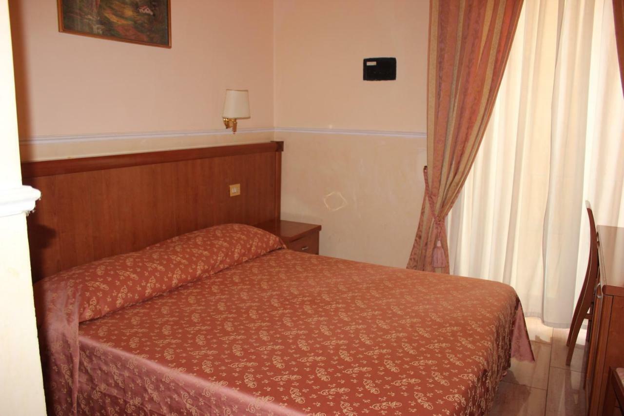 Alex City Inn III โรม ภายนอก รูปภาพ